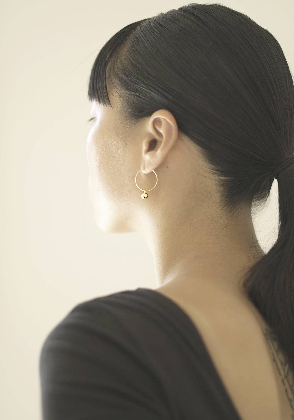 Soli Studio Sphere Hoops – Gold
