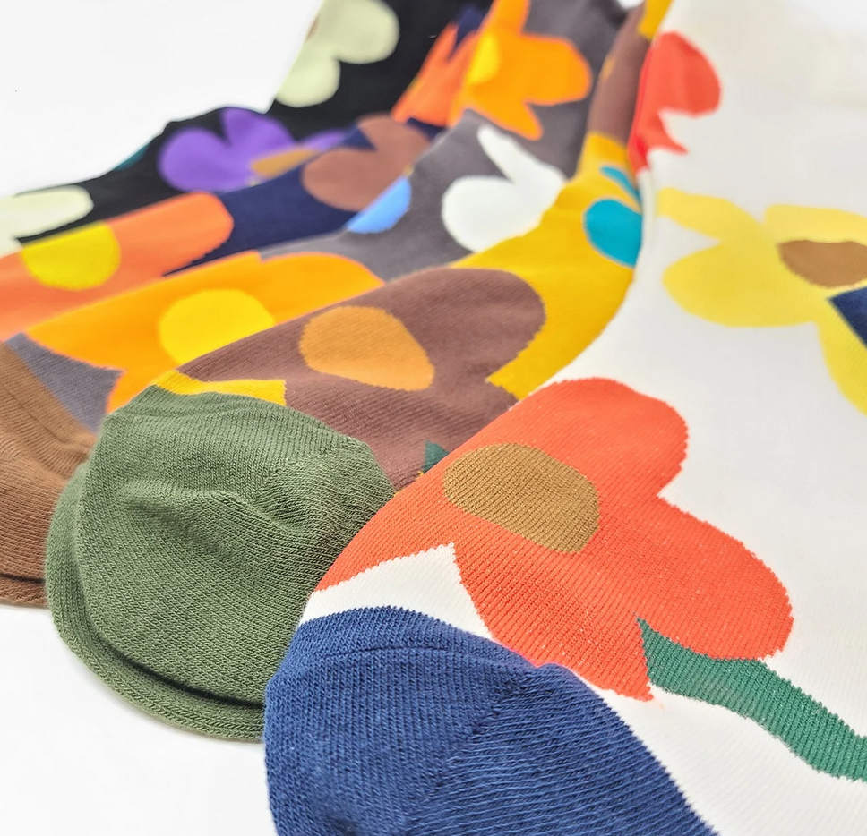 Comfortarians – Women’s  Floral Socks – Navy