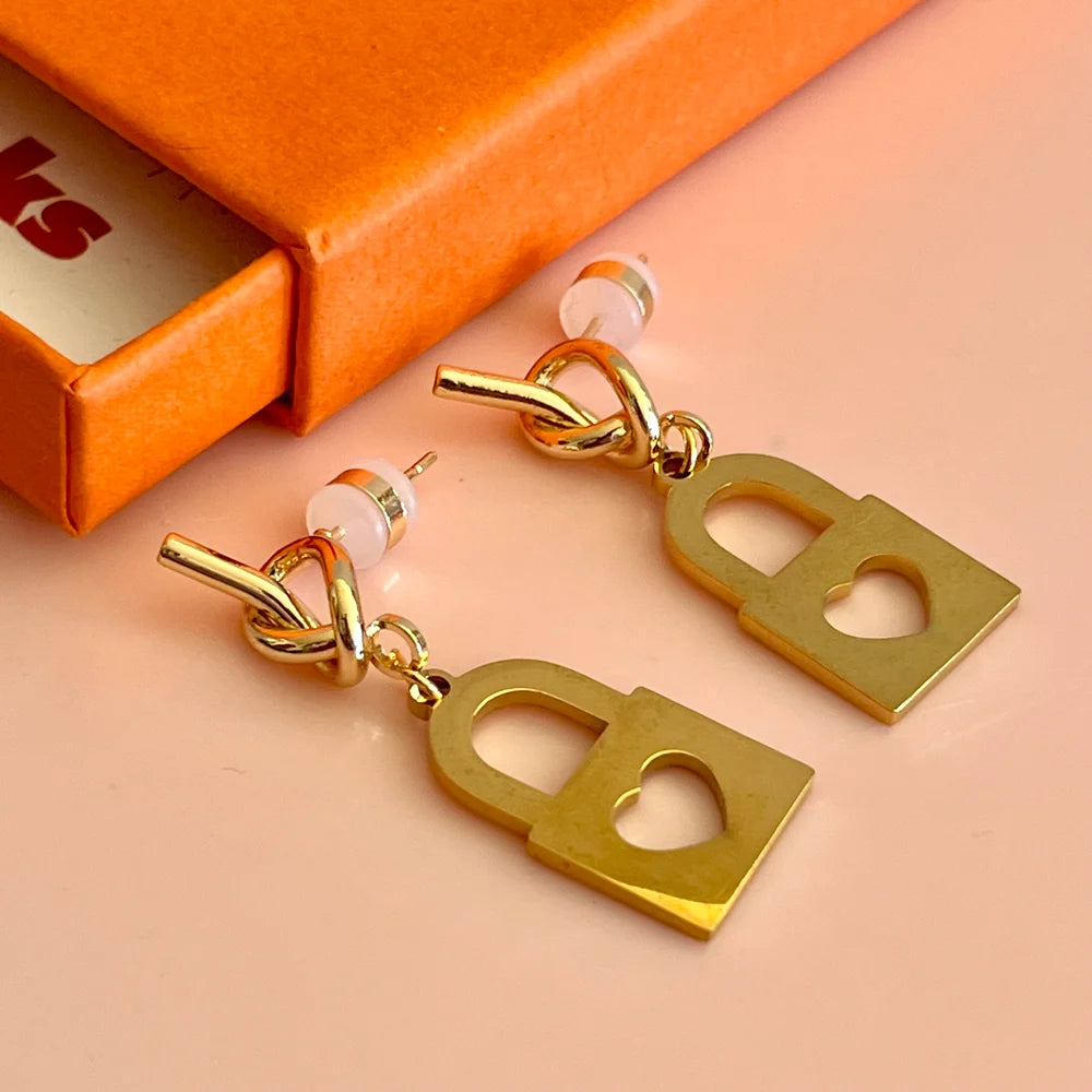 Penny Foggo – Large Lock & Knot Drops (Fine Thanks)