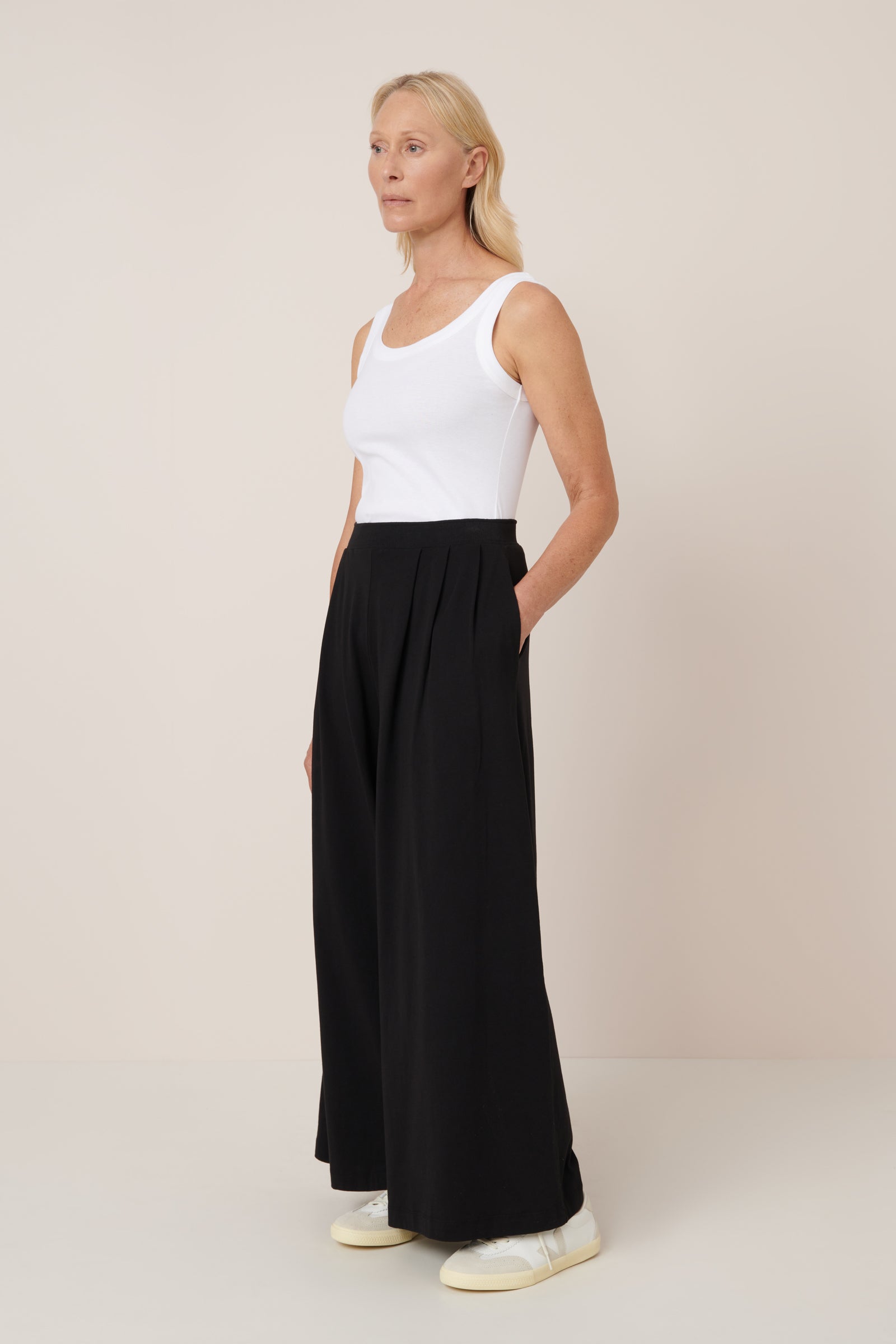 Kowtow Drape Pant – Black