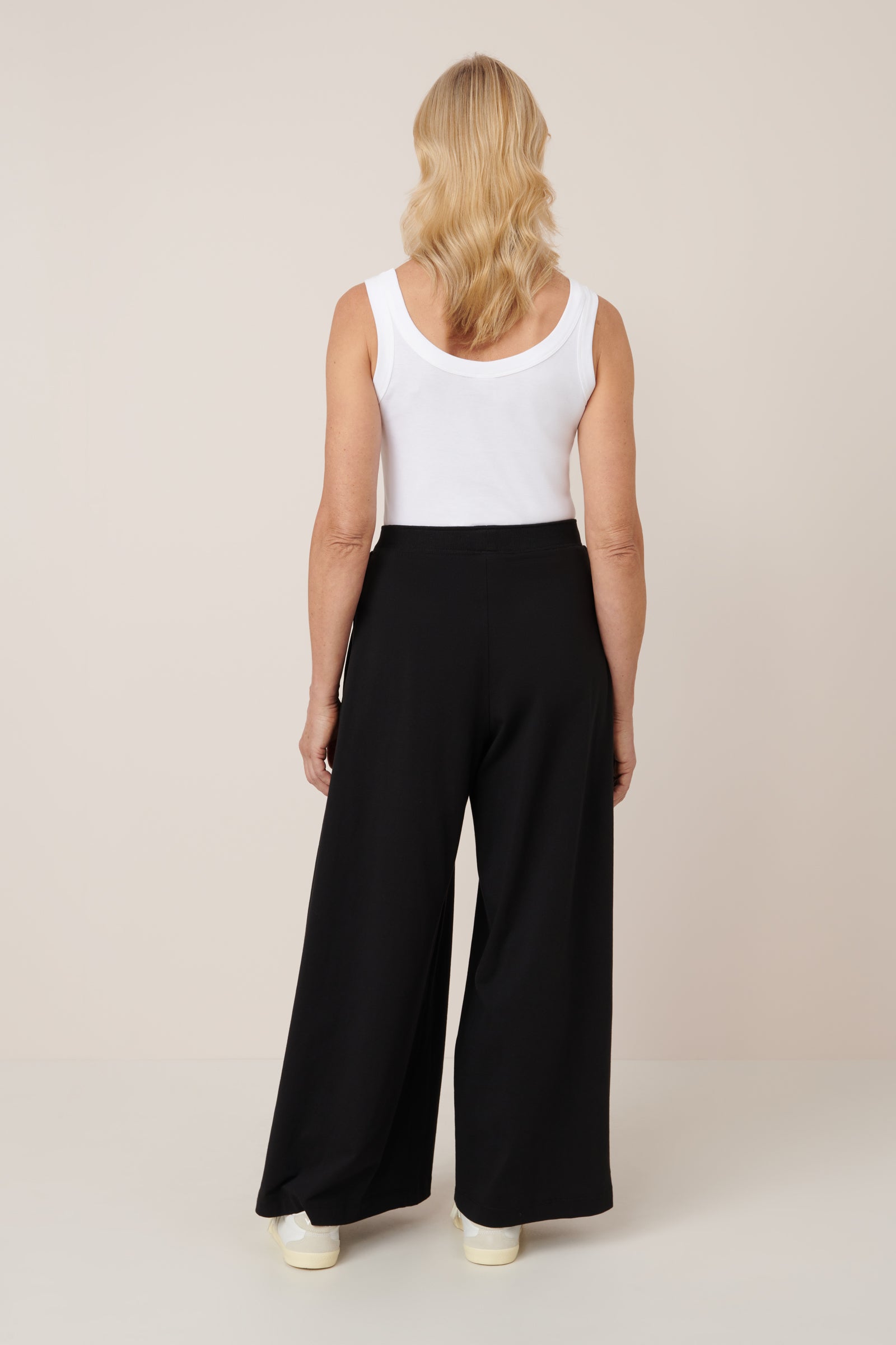 Kowtow Drape Pant – Black