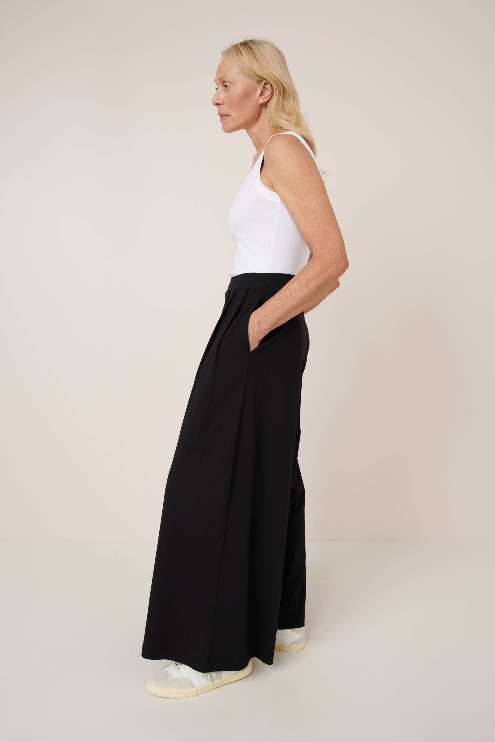 Kowtow Drape Pant – Black