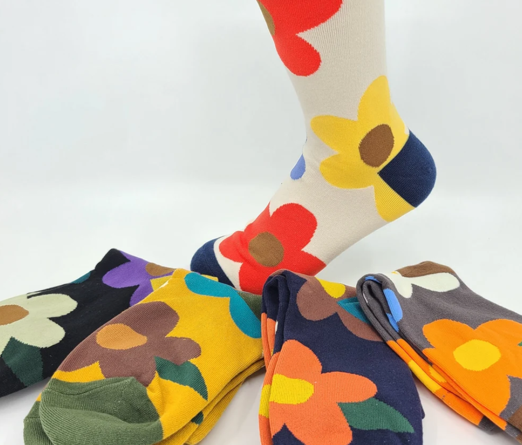 Comfortarians – Women’s  Floral Socks – Navy