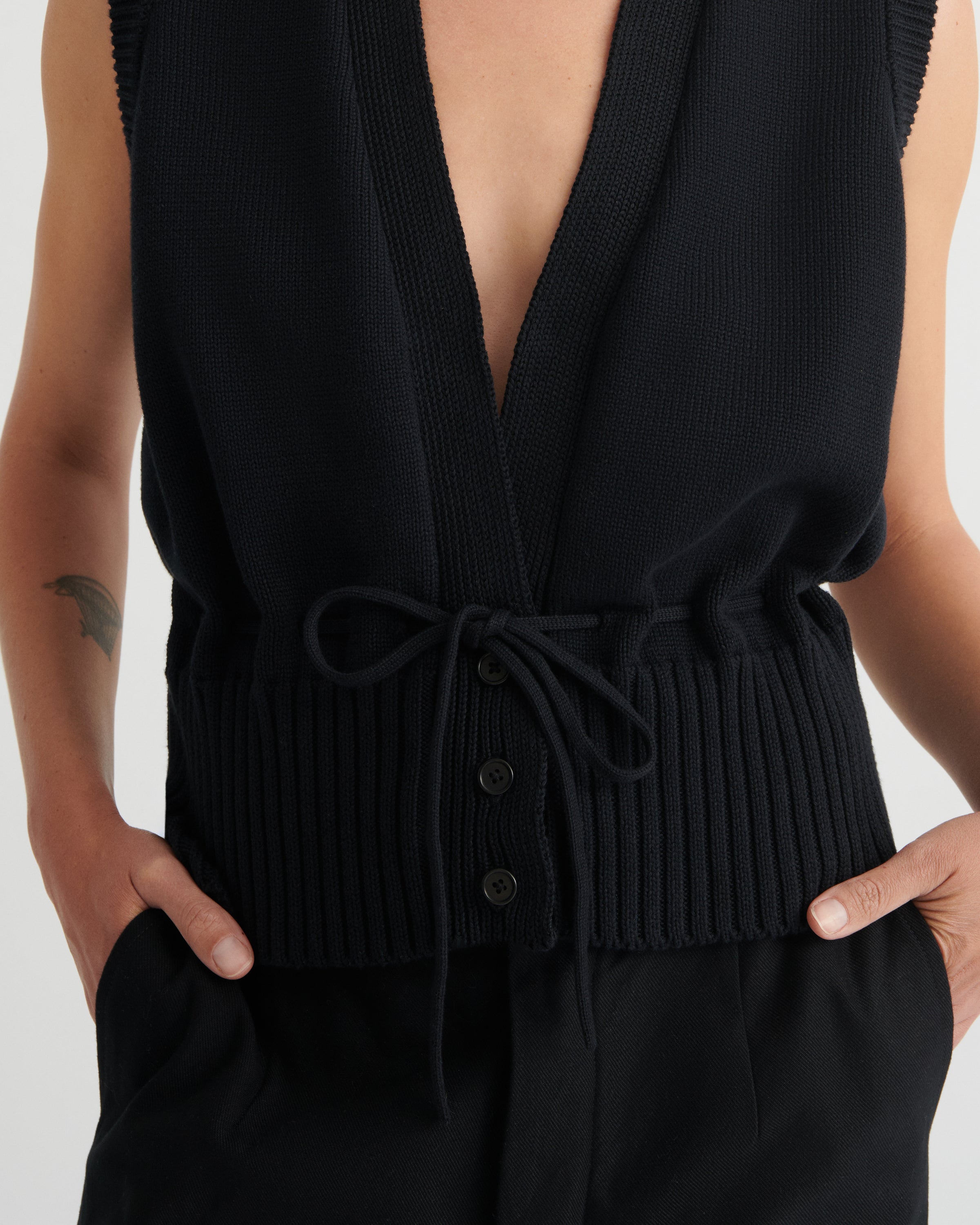 Kowtow Elworthy Vest – Black