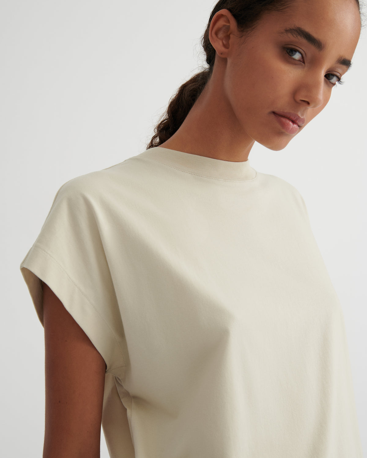 Kowtow Geometry Tee – Stone