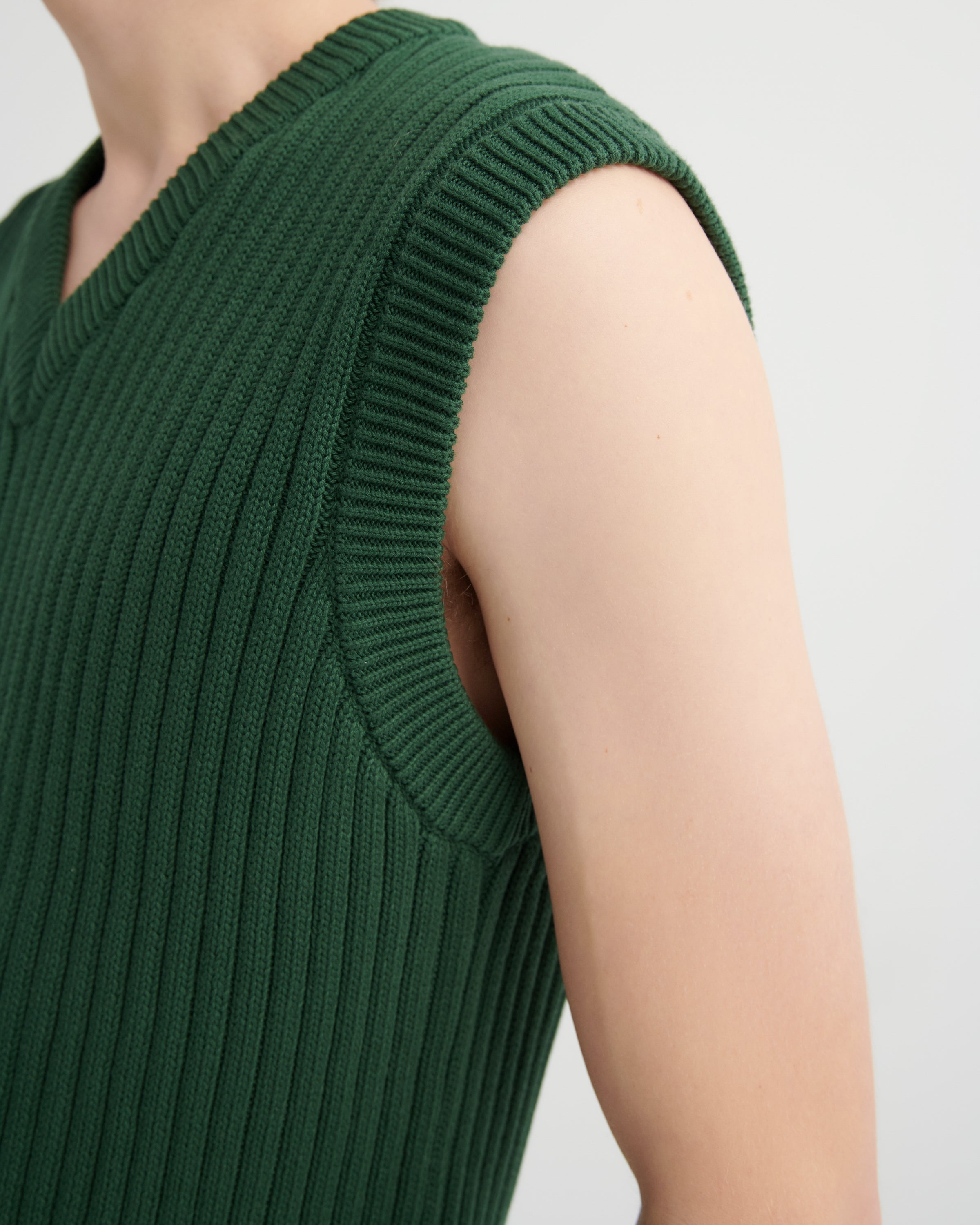 Kowtow Luca Vest – Forest