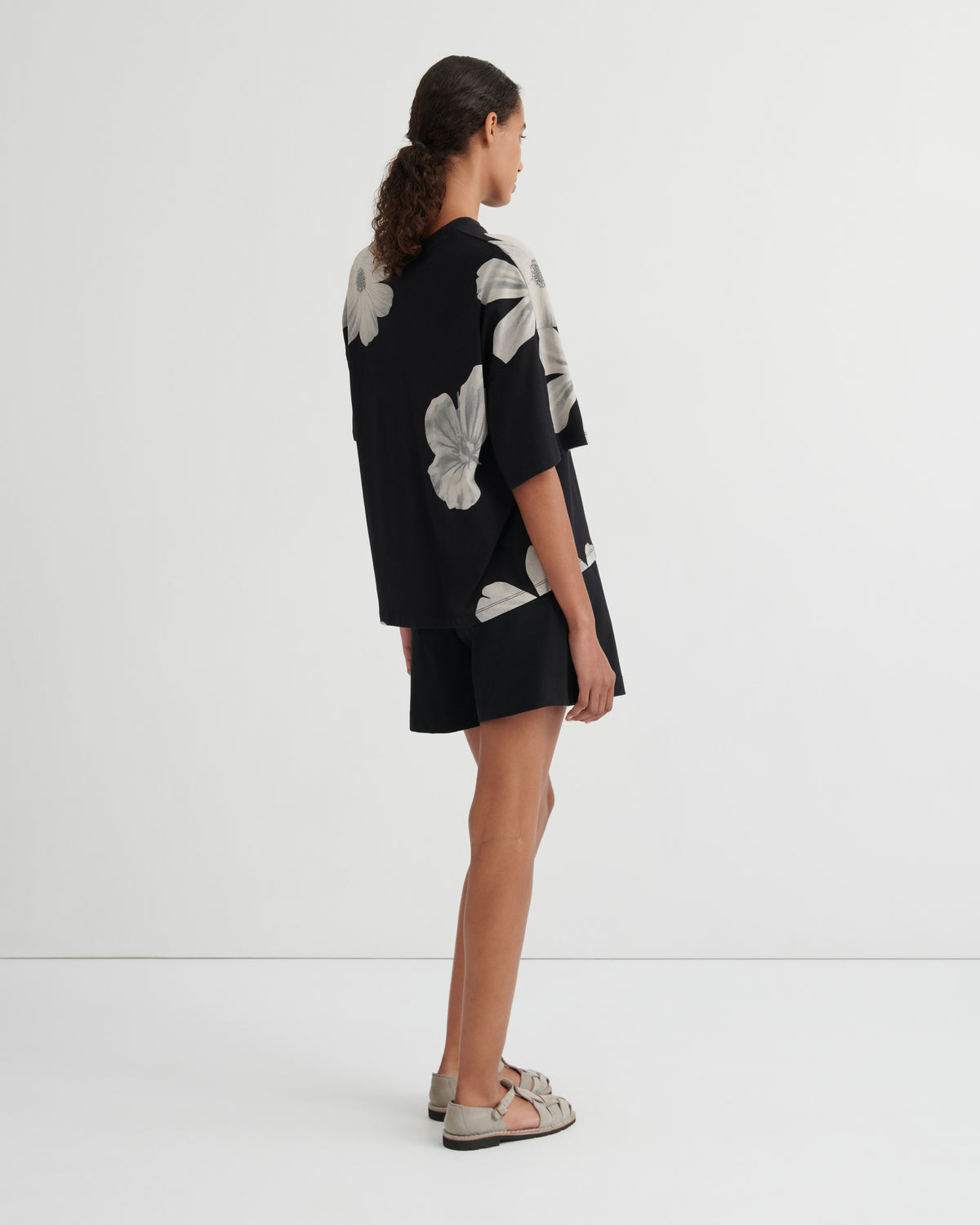 Kowtow Oversized Boxy Tee – Monochrome Floral